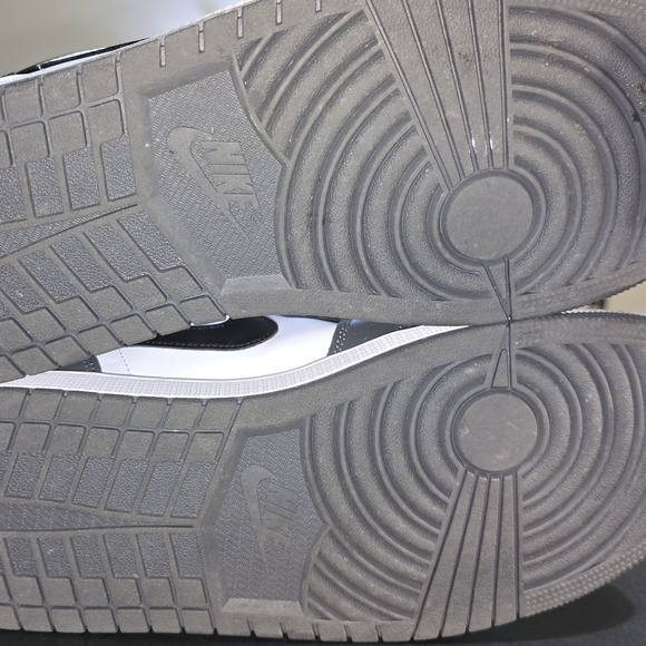 Air Jordan 1 Low Size 13 "White/black-iron grey"  (Great Condition w/ Og Box) - Picture 5 of 5
